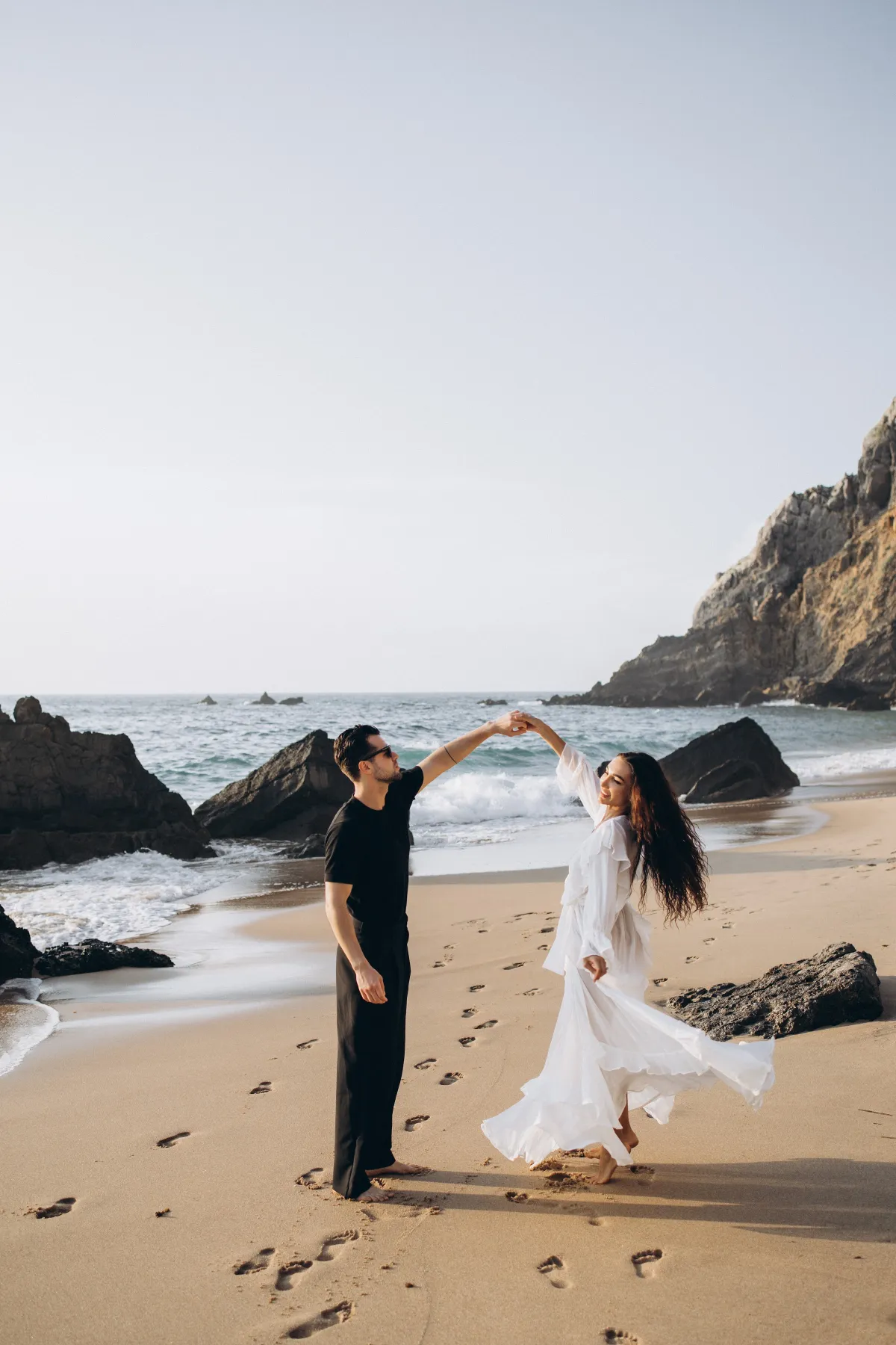 Couple photoshoot and a picnic at Praia da Adraga