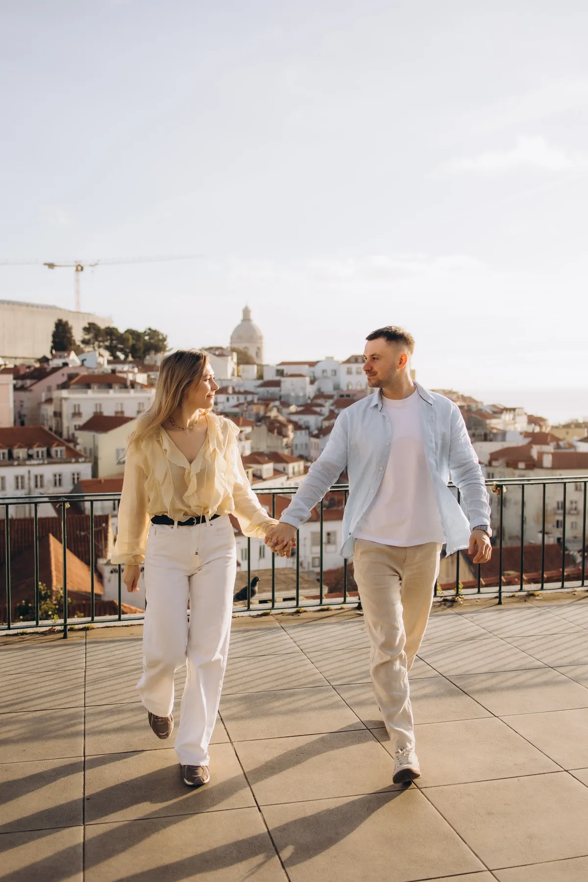Couple photoshoot at Portas do Sol, Baixa and the river
